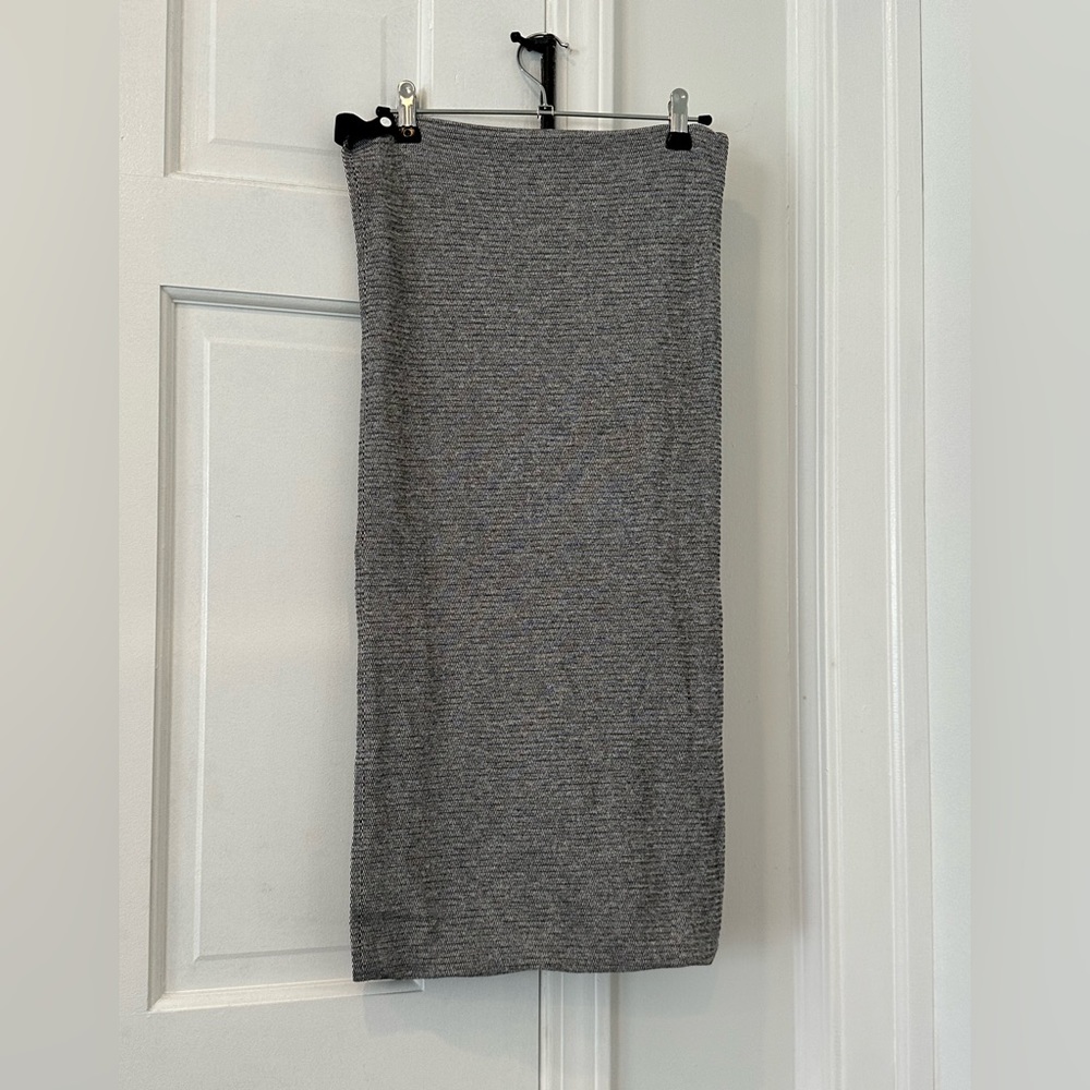 Lululemon infinity scarf - black and cream marled